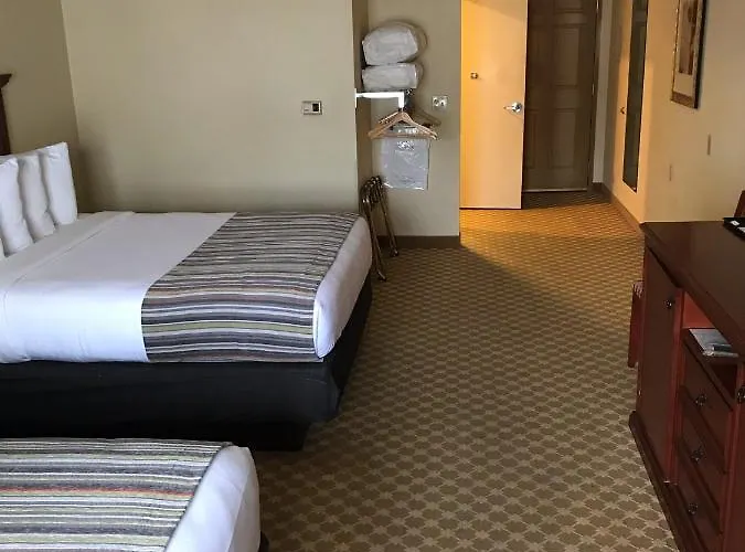 Hotel Country & By Radisson, Freeport, Il