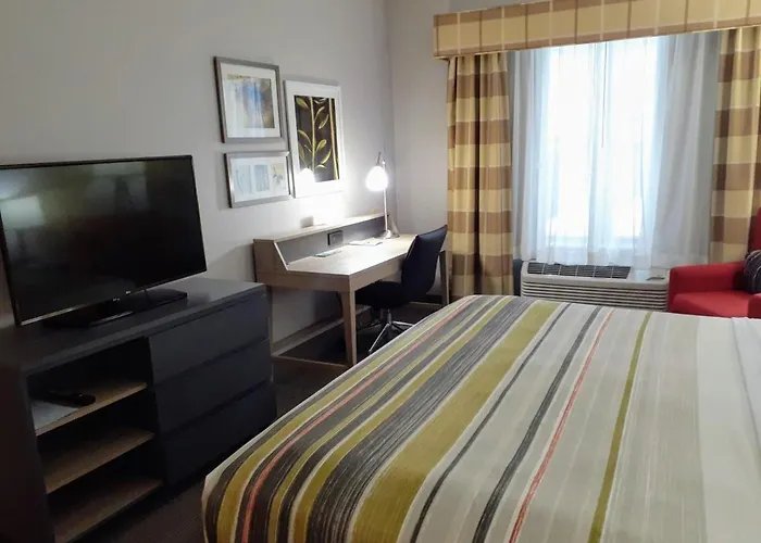 Hotel Country & By Radisson, Freeport, Il