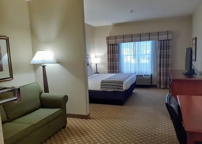 Country & By Radisson, Freeport, Il 4*
