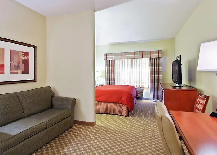 Country & By Radisson, Freeport, Il 4*