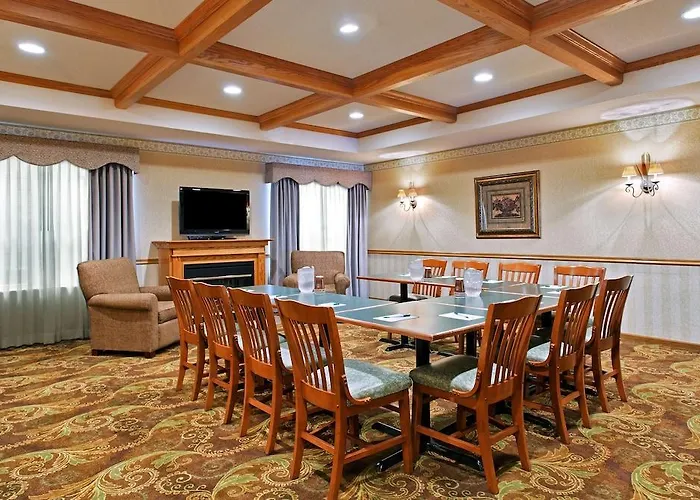 Hotel Country & By Radisson, Freeport, Il