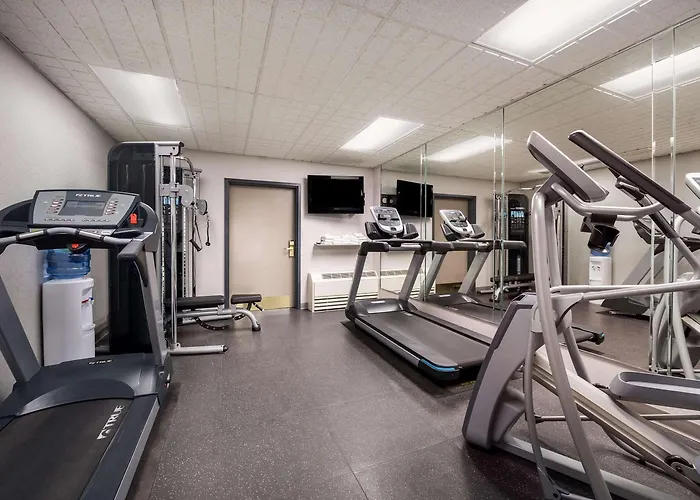 Hotel Country & By Radisson, Freeport, Il 4*