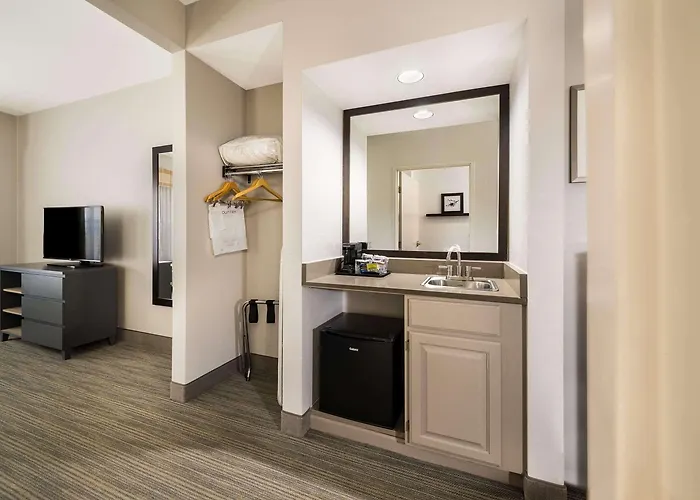 Country & By Radisson, Freeport, Il 4* Freeport