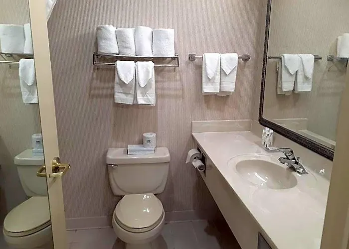 Hotel Country & By Radisson, Freeport, Il Freeport