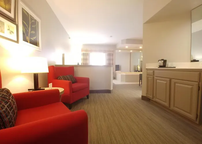 Country & By Radisson, Freeport, Il 4*